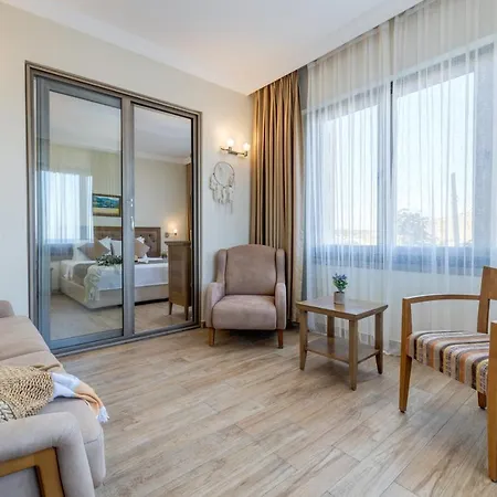 Cinarli Kasri Hotel Gokceada