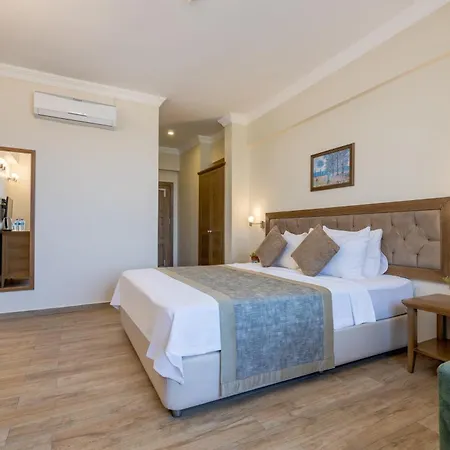 Cinarli Kasri Hotel Gokceada