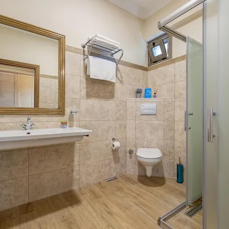 מלון Cinarli Kasri 3*